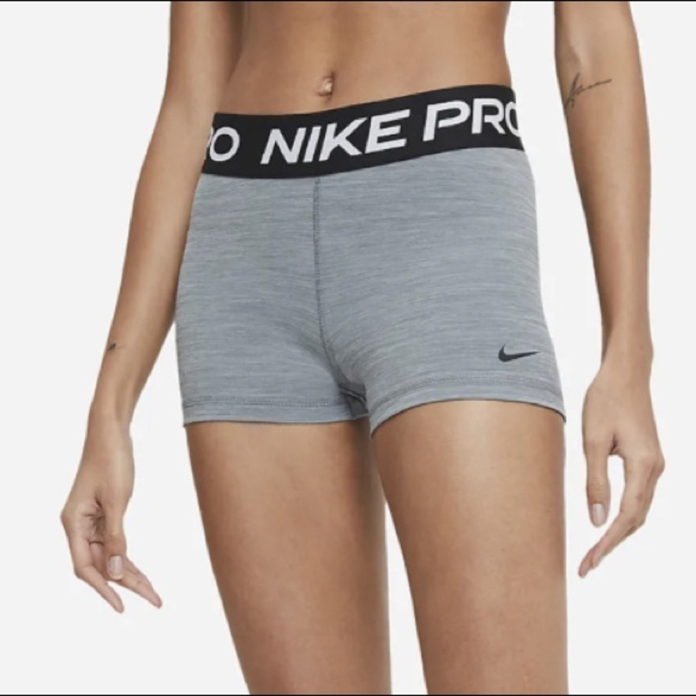 Nike Pro 3” Shorts!! (Practically new!)